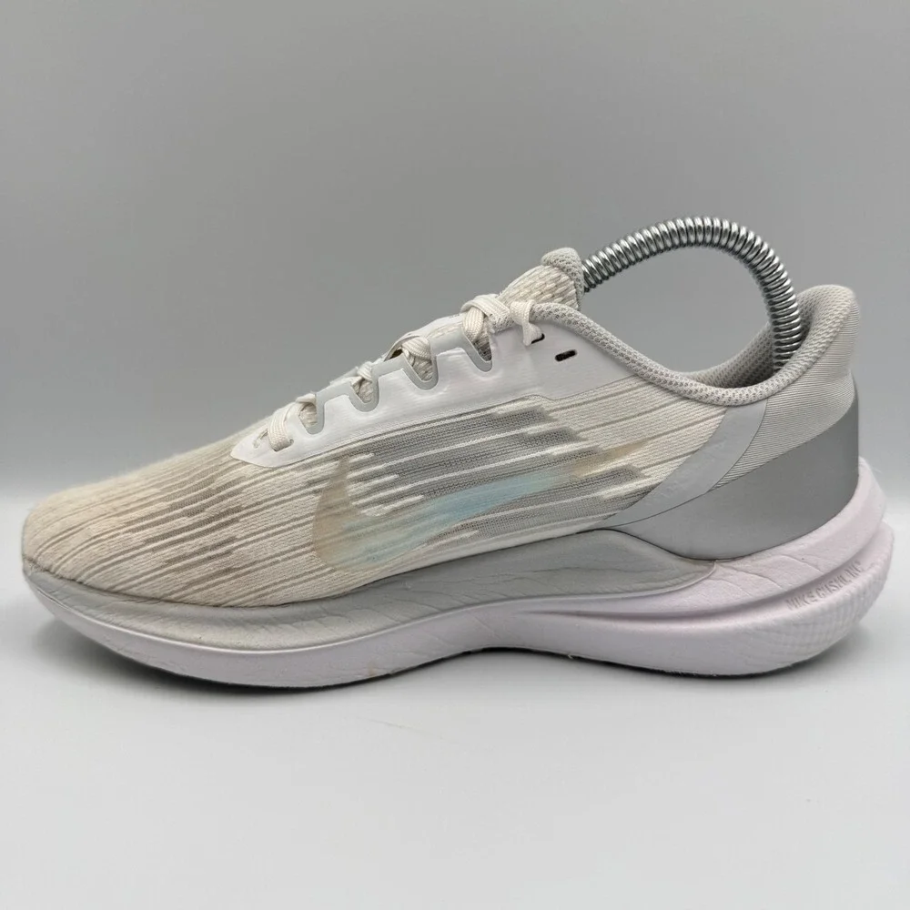 Nike Air Winflo 9 Womens Size 6.5 Running Shoes DD8686-100 White Silver